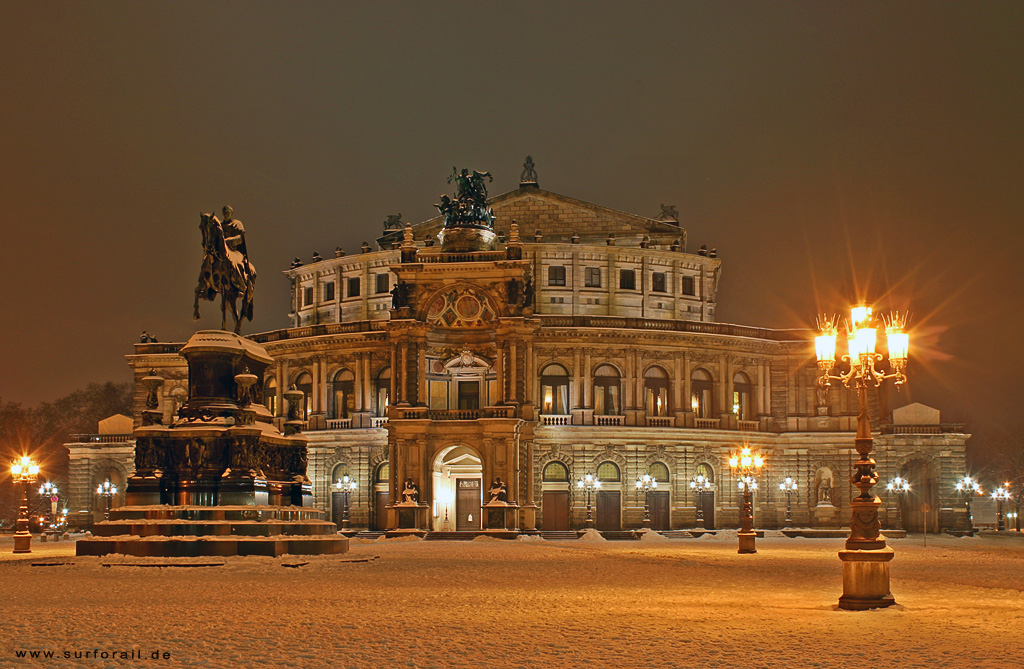 12. Опера Земпера в Дрездене, Германия. 