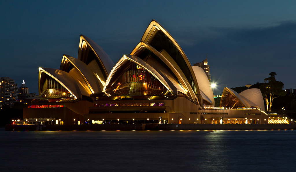 5. Сиднейский оперный театр знают все. По крайней мере здание театра узнается каждым, даже если они и не знают о его назначении. Сиднейский театр – символ Сиднея и Австралии и его главная достопримечательность.