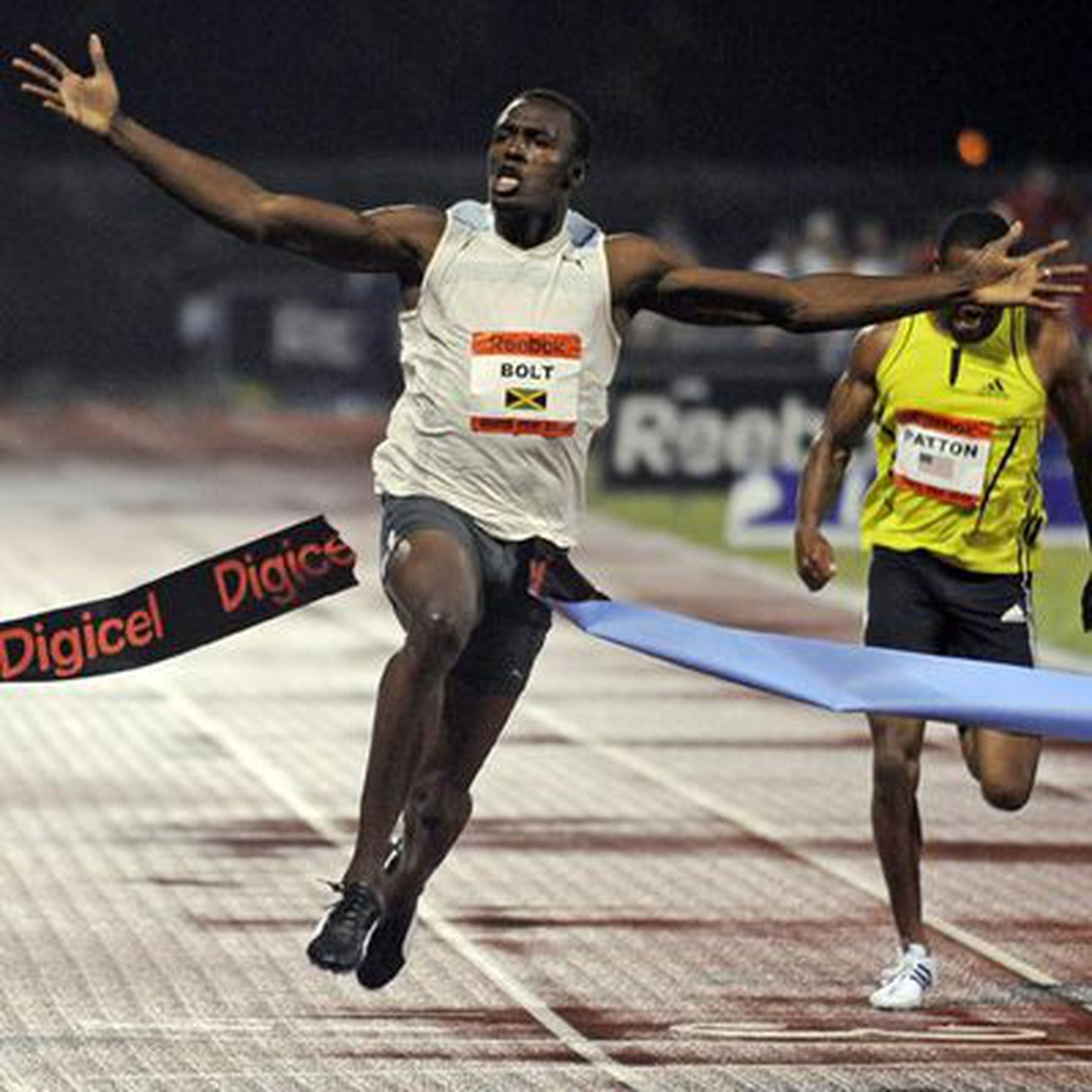 Какой рекорд бега на 100 метров. Усейн болт 100 метров мировой рекорд. Усейн болт 2008. Усейн болт мировой рекорд на 100м. Мировой рекорд 100м бег.
