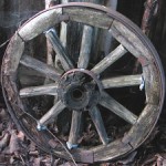 Деревянное колесо с железными протекторами