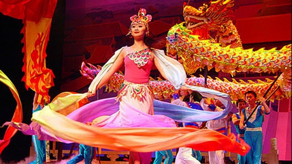 Еще один китайский цирк «Золотой лев» называют лучшим акробатическим цирком в мире 